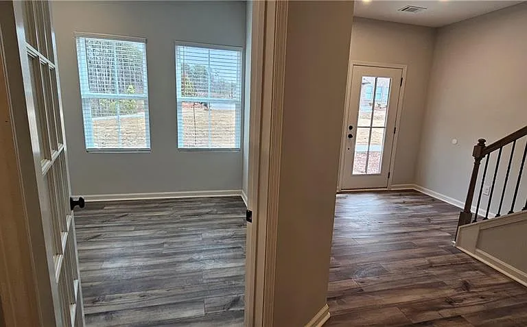 908 Colton Dr — Photo 5