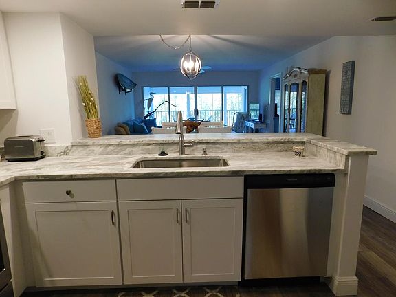 3rd image of 300 Stevens Landing Dr Unit 104