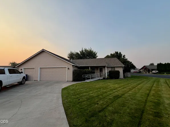 695 NE Stone Ridge Ln, Prineville, OR 97754