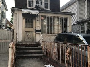 6332 Saunders St, Rego Park, NY