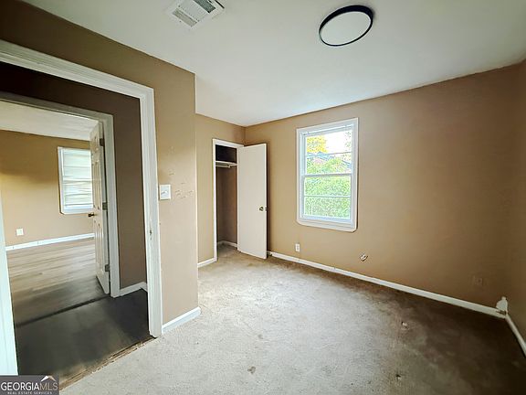 4th image of 3105 Saint Claire St