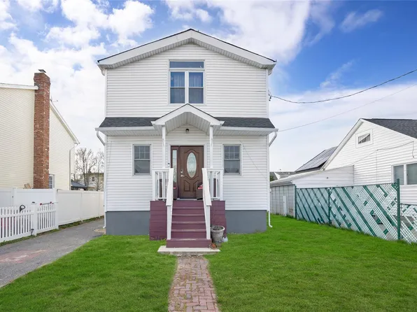 71 E Kissimee Road, Lindenhurst, NY 11757