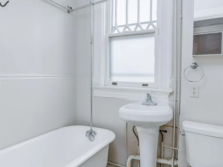 100 Clerk St #2 — Photo 9