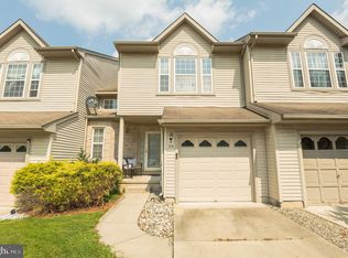 30 Smokey Run Dr, Berlin, NJ 08009