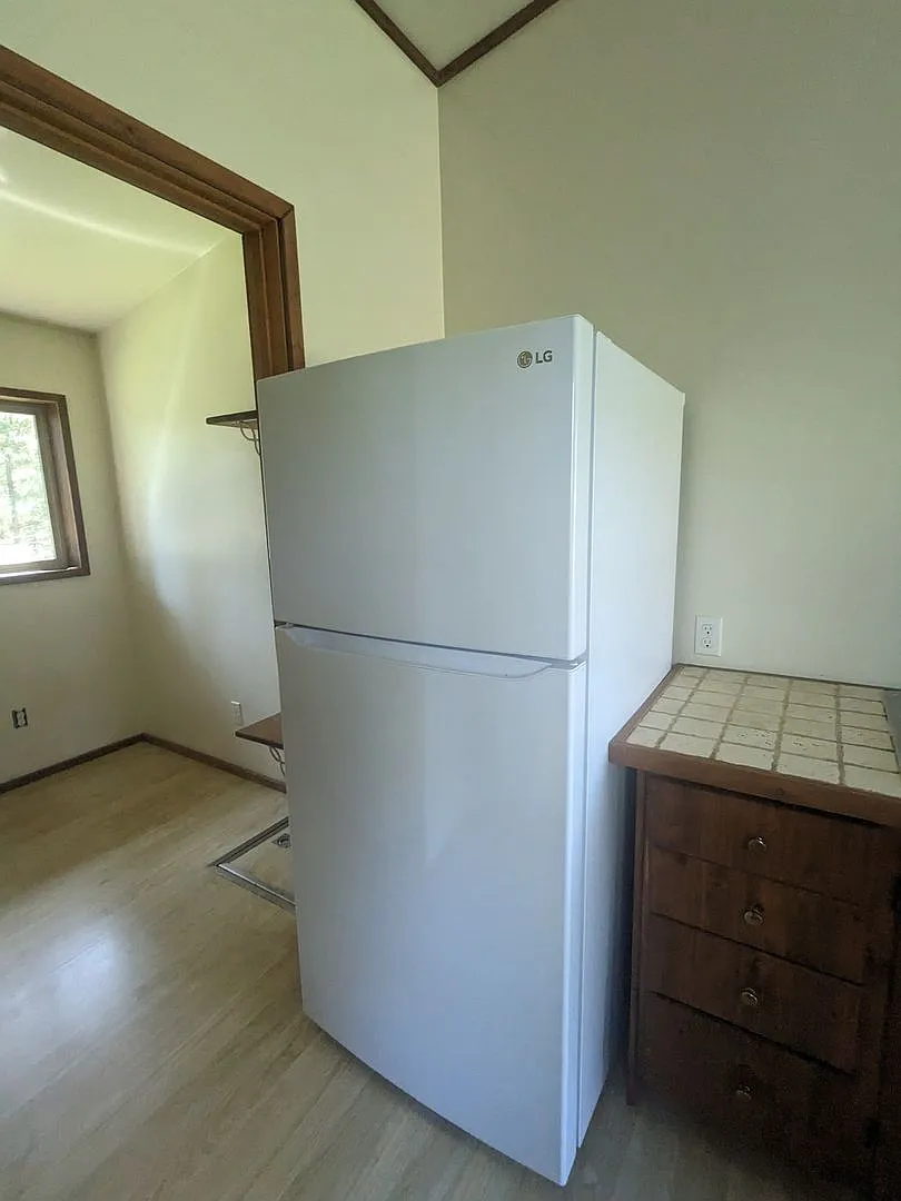 Two Bedroom Country Home — Photo 4