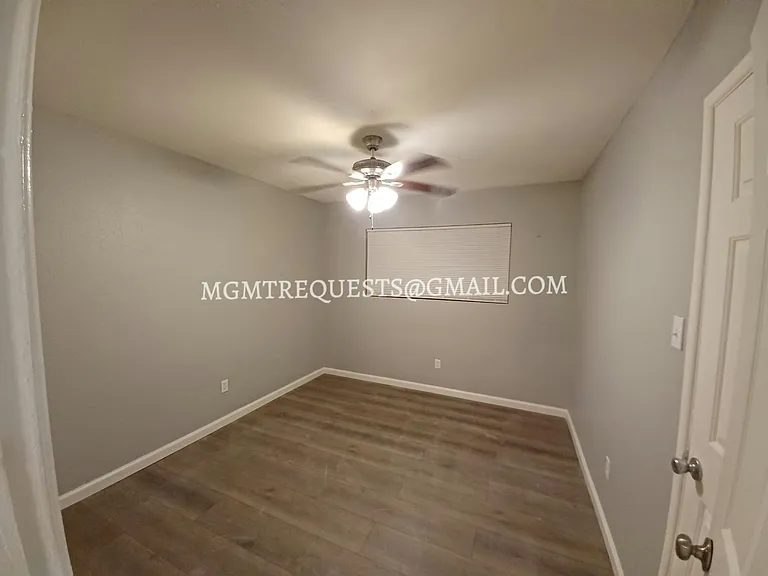 213 11th St #215 — Photo 7