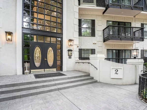 2106 Pine Heights Dr NE, Atlanta, GA 30324