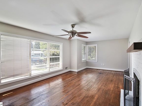 3rd image of 9 Shenandoah Dr