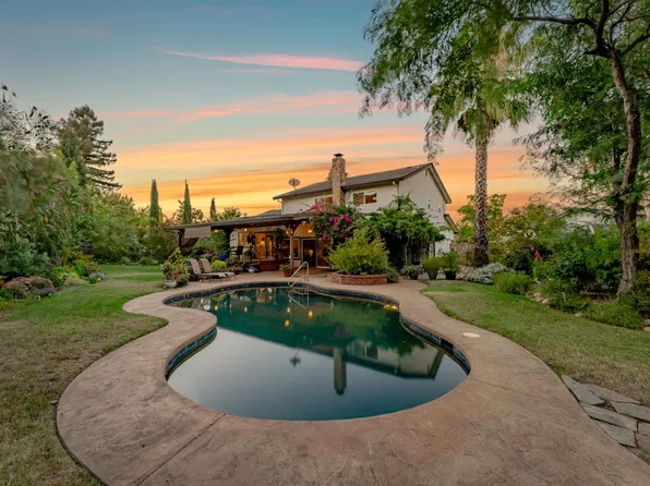 1004 Woodcrest Ct, Roseville, CA 95661
