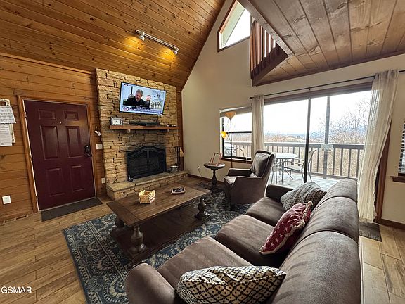 5th image of 936 Stans Rd