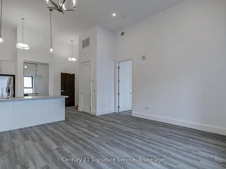 118 King St E #LPH16 — Photo 15