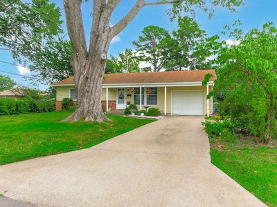 2745 Braemore Rd, Columbia, MO, 65203
