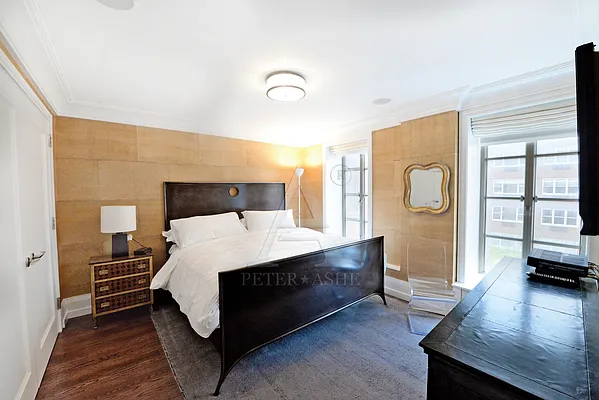 Sold by Peter Ashe | media 10