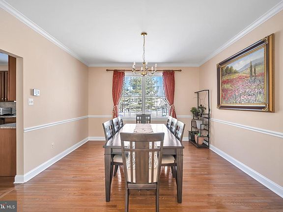 5th image of 4 Dorchester Ln