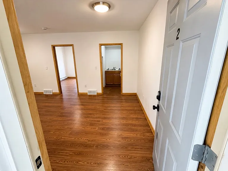 612 Bancroft St — Photo 3