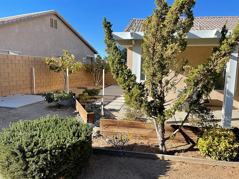 13033 Camden Ln — Photo 7