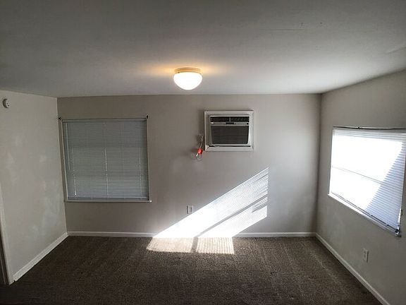 5th image of 1357 Lakeshore Dr APT 3