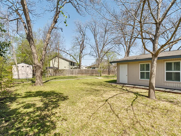 6414 Kenilworth Dr — Photo 24