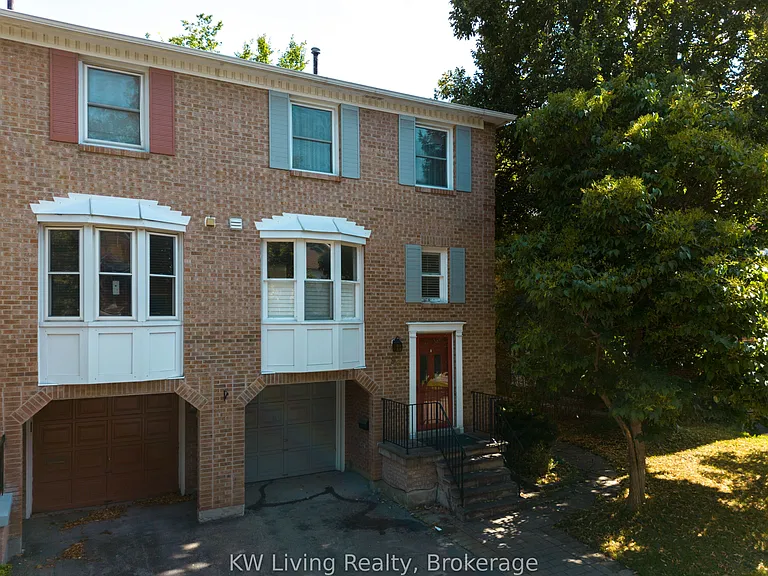 96 Confederation Way — Photo 18