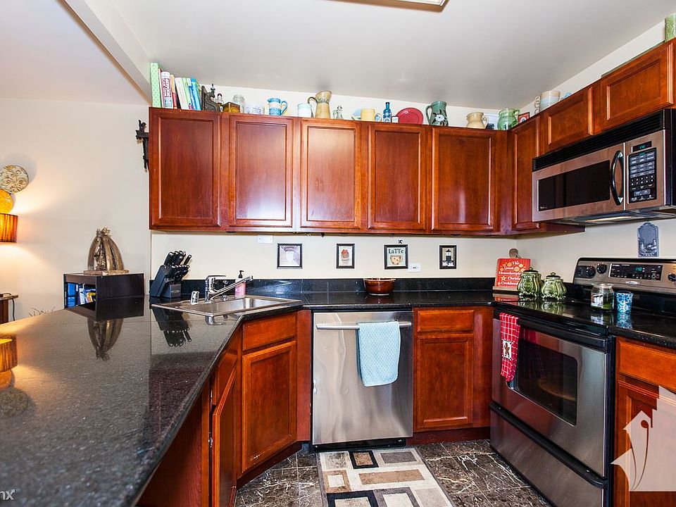 2015_12_18_525_W_Hawthorne_Unit_2106_ENHANCED_02