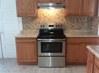 17-19 Fairmount St, Springfield, MA 01108