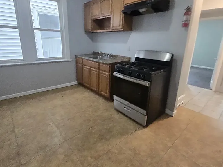 380 Sanford Ave #1L — Photo 1