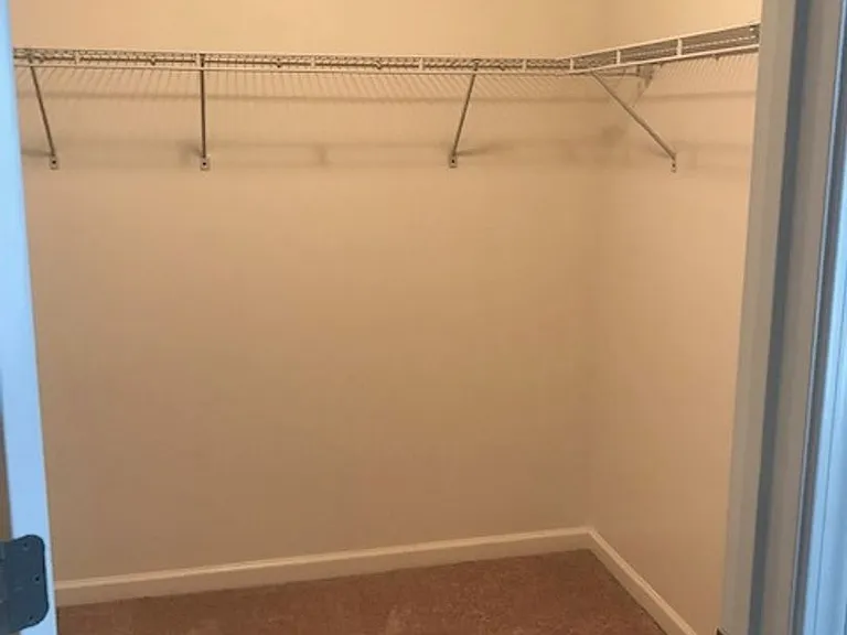 Eagle View Luxury Apartments — Photo 193