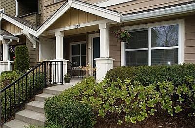 1st image of 1696 25th Ave NE Unit 102