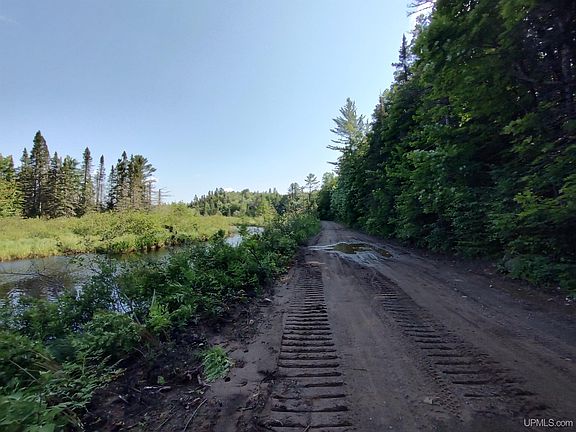 5th image of 19399 Peshekee Grade Rd