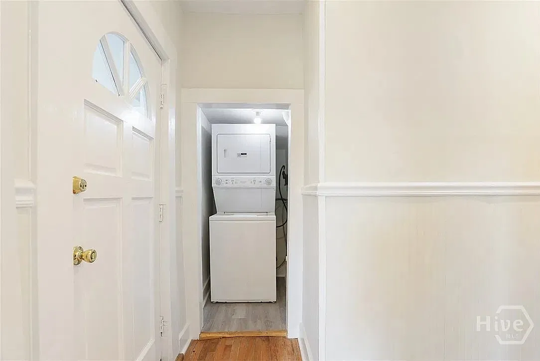 4 bed, 1800 sqft, $2,400 — Photo 2