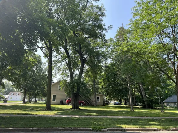 716 12th Ave E, Menomonie, WI 54751