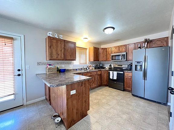 2nd image of 7583 N Naomi Ln