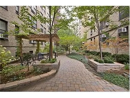 Sold by Douglas Elliman | media 21