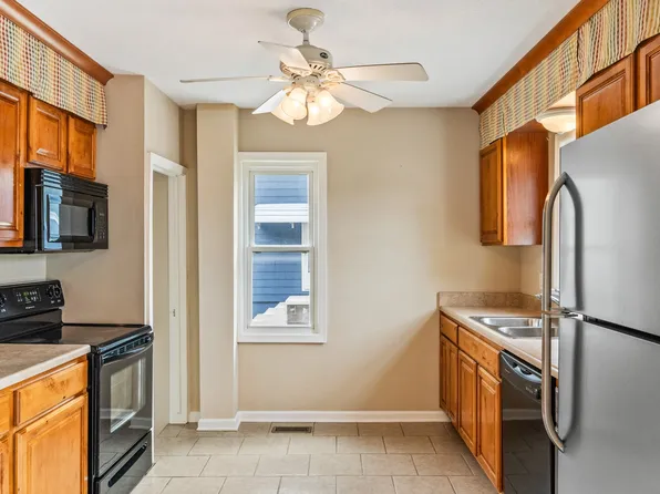 6412 Washington Ave, Windsor Heights, IA 50324