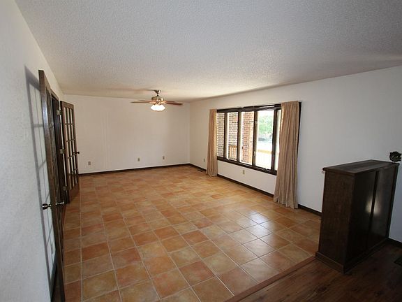 2nd image of 2710 Barclay Dr