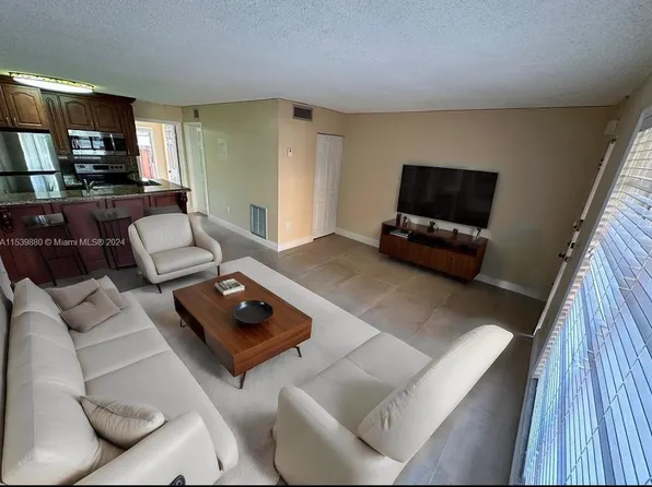 7151 Miami Lakes Dr APT P23, Miami Lakes, FL 33014