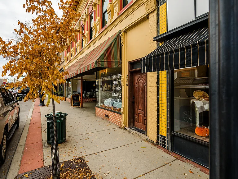 226 N Main St — Photo 57