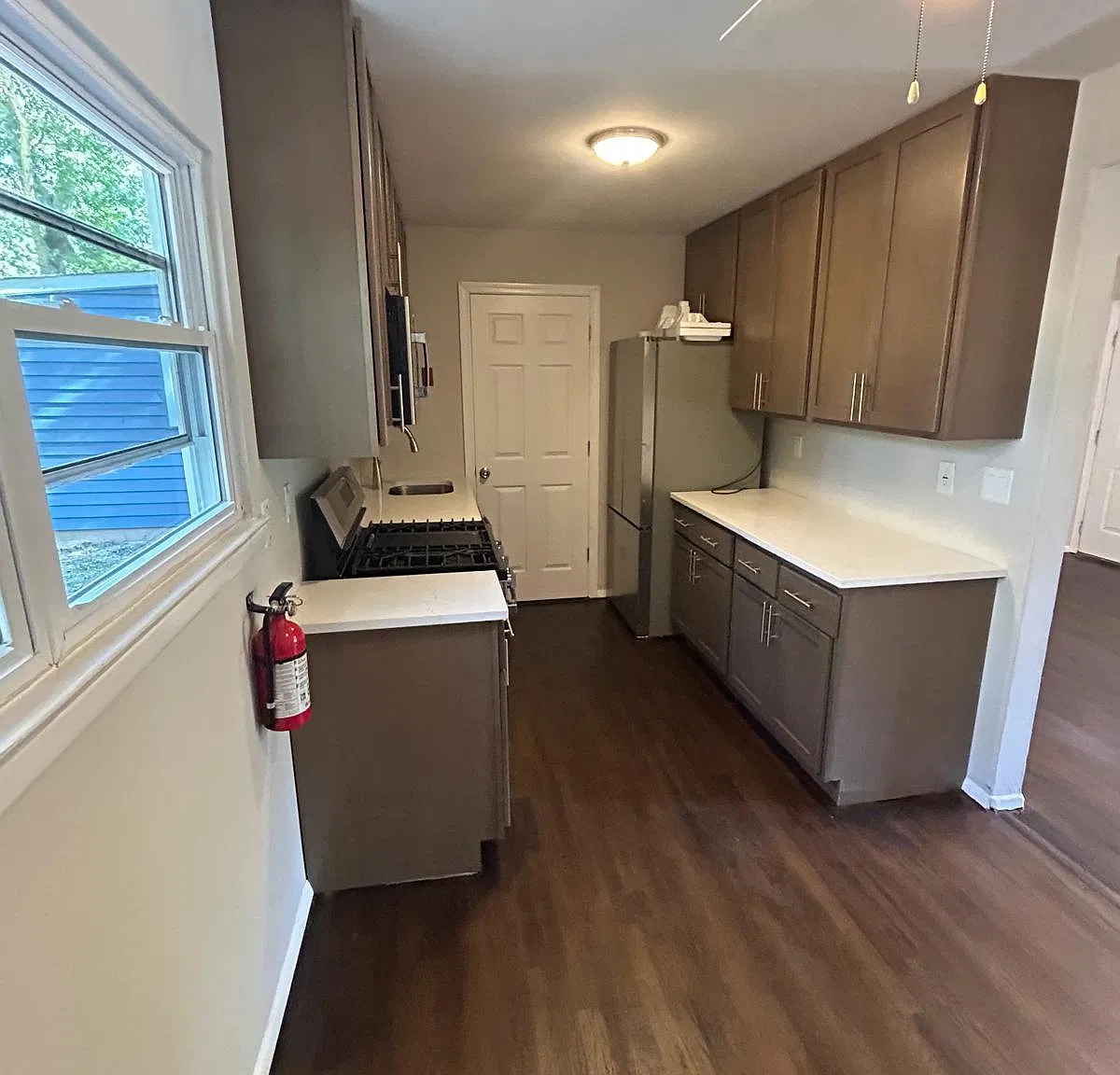 4 bed, $2,990 — Photo 3