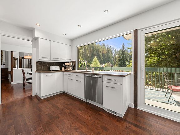 2nd image of 2086 Rivergrove Pl