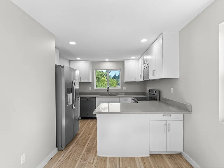 14204 Lake Hills Blvd #H — Photo 5