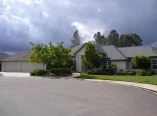 2040 Raindrop Ct, Redding, CA 96001