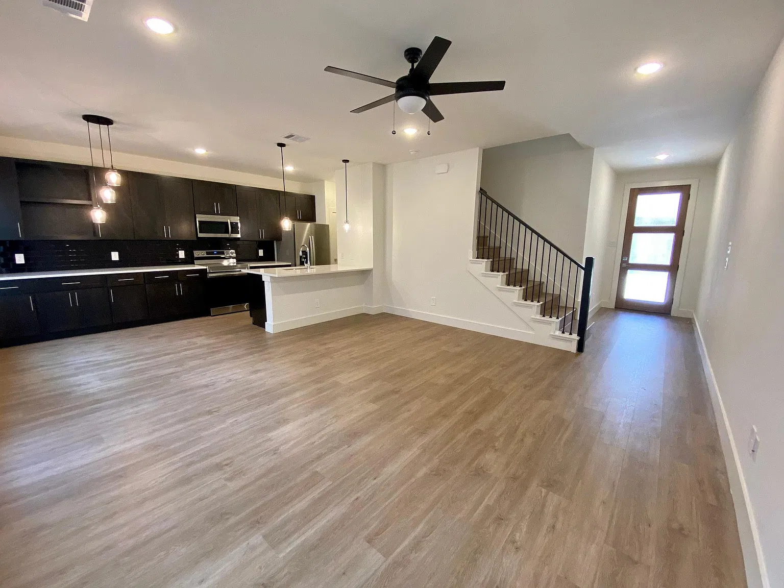 2 bed, 2.5 bath, 1506 sqft, $2,650 — Photo 3