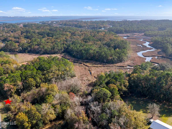 1021 Old Spanish Trl, Gautier, MS 39553