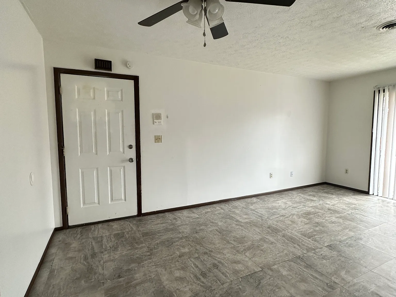 1 bed, 570 sqft, $649 — Photo 3