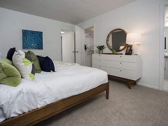2nd image of 463 Waymarket Dr