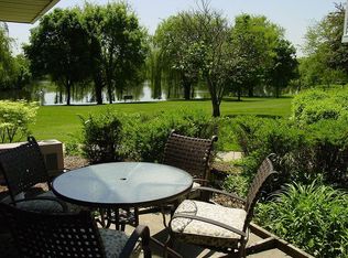 7941 Knottingham Cir APT D, Darien, IL 60561