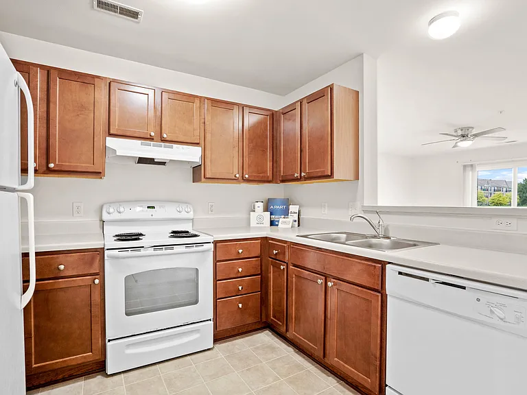 Towne Lakes Apartments — Photo 13