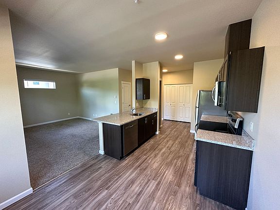 3rd image of 5661 Woodside Dr SE #5663-202