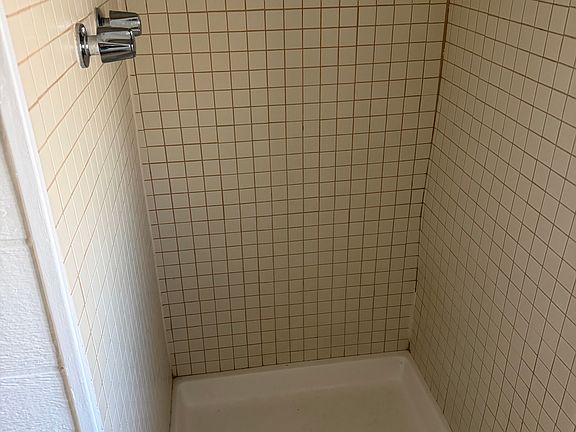 3rd image of 558 E Avenue Q12 Unit A