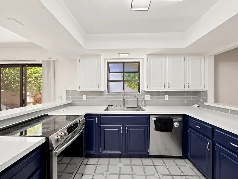 26009 S New Town Dr — Photo 8